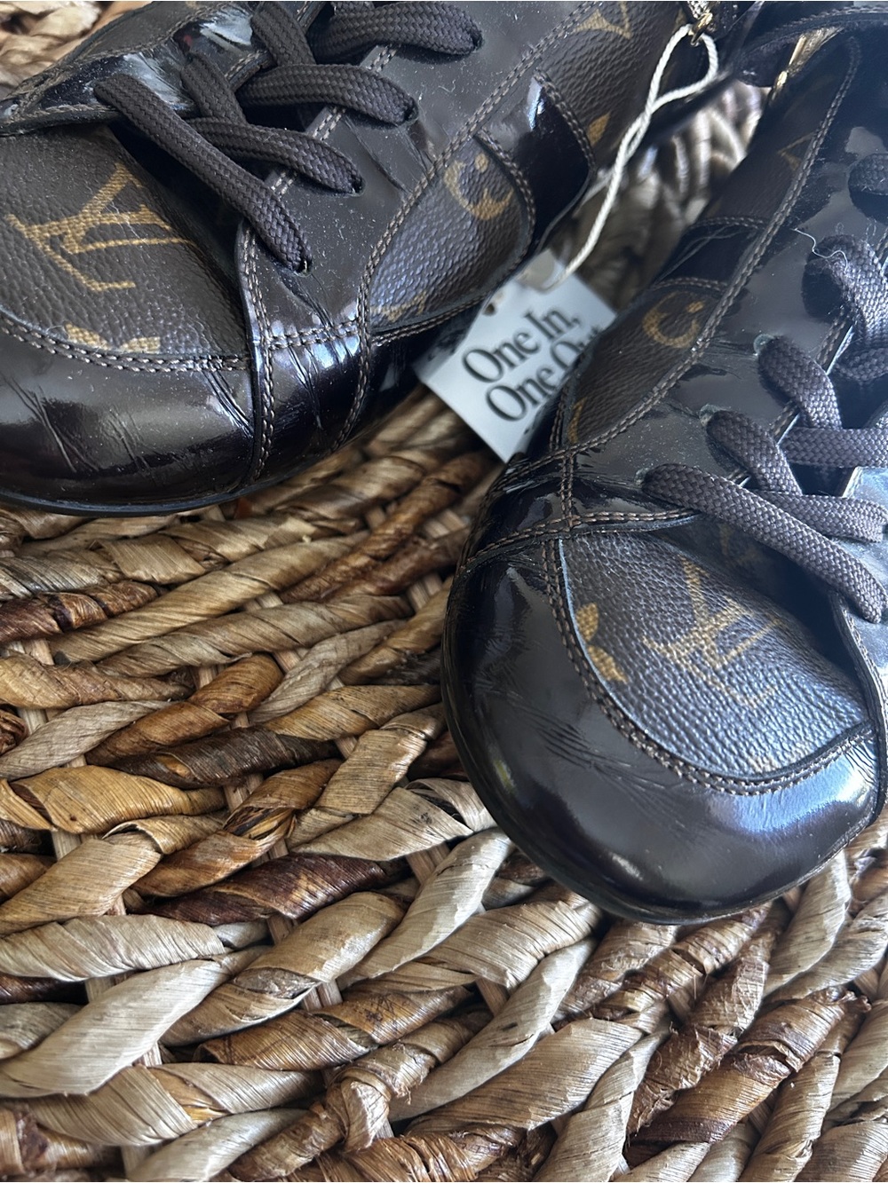 LV Globe Trotter Patent Monogram Women’s Sneakers - Picture 5 of 5